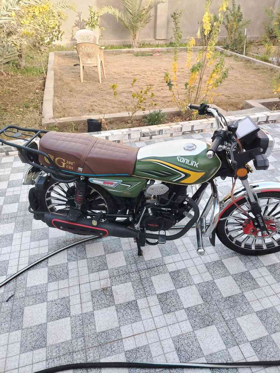 سولنك 24 شكل 25
محرك 200 زنجيل
نضيف ماشي 11 الف
بعد ماوصل شي
***********
