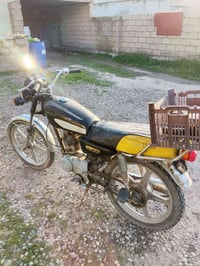 سي جي ١٢٥ • بالتعاليق • مراوس