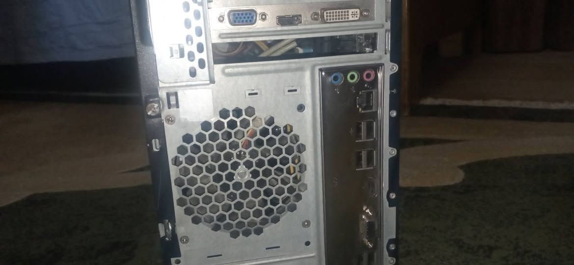 السلام عليكم كيس للبيع كامله وياها كيبل بور السعر 85 الف وياها هارد SSD 128gb معالج i5 جيل ثاني ومبدللها معجون حراري وتشغل العاب خفيفه والمواصفات الباقيه على الخاص وإذا عندك لابتوب i5 جيل ثاني اخذها مراوس للاستفسار كثر واتساب *********** واتساب
