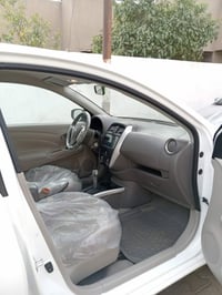 نيسان مصري 2025 مكفوله ماشيه 12 الف السعر 127 وبيه مجال بسيط 078226190...