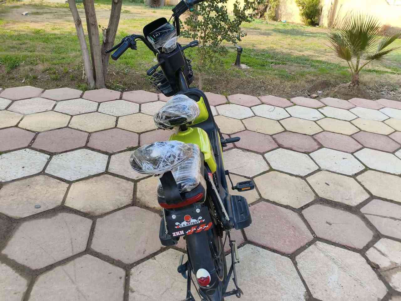 دراجة شحن
حجم 20

موديل 2024 

 اغراضه موجودة

تايرات نظيفه 

سرعه حقيقه 80

البطاريات نظيفه اربع بطاريات

السعر: 380 وبي مجال للشراي

المكان كركوك قادسيه الثاني يم المرور القديمه قرب حديقة السلام

الرقم للتواصل ***********
