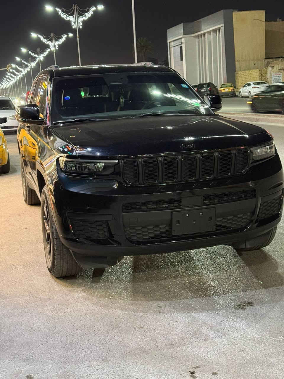 🔥 للبيع — جيب جراند شيروكي L ALTITUDE X 4X4 موديل 2025 🔥
🖤 اللون: أسود  
📍 ميسان
رقم ميسان / شهداء  

✔️ دبل 4X4  
✔️ 7 ركابات  
✔️ محرك 3.6 V6  
✔️ كير أوتوماتيك 8 سرعات  
✔️ تشغيل بصمة وستارت  
✔️ دخول ذكي  
✔️ شاشة كبيرة حديثة  
✔️ كاميرا خلفية  
✔️ حساسات أمامية وخلفية  
✔️ رادار أمامي  
✔️ نظام الحفاظ على المسار  
✔️ تنبيه الاصطدام  
✔️ مثبت سرعة  
✔️ بريك إلكتروني  
✔️ شاحن لاسلكي  
✔️ USB أمامي وخلفي  
✔️ Apple CarPlay + Android Auto  
✔️ إضاءة LED كاملة  
✔️ رنكات سود أصلية   
✔️ مرايا كهربائية  
✔️ تبريد قوي جداً  
✔️ داخلية فخمة ونظيفة  
✔️ سيارة عائلية ورياضية بنفس الوقت

💰 السعر: 27,500$ قابل للنقاش للجادين فقط

للتواصل ع هذا رقم ‭


**إذا كنت صاحب هذا الإعلان وتريد حذفه لأي سبب، رجاءا أرسل رسالة إلى الدعم الفني**