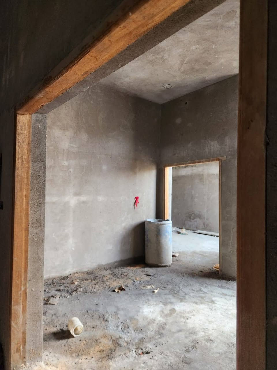 بيت للبيع في التنومة
بيت للبيع في التنومة حي الصادق مجاور حي الموضفين شارع ١٠ م مساحة البيت ٣٠٠م البيت  طابو زراعي سند ٢٥ كامل  تأسيس كهرباء ومجاري وماء ناقص بياض وسيراميك يحتوي على ٤ غرف  نوم بنظام سويت   وغرفه فوك ومجمع صحيات  وحديقة خلفيه وامامية وديوانيه وهول وصاله كبيرة تهويته ممتازة والمنطقة متوفر بيهه كل الخدمات للاستفسار الاتصال ***********

