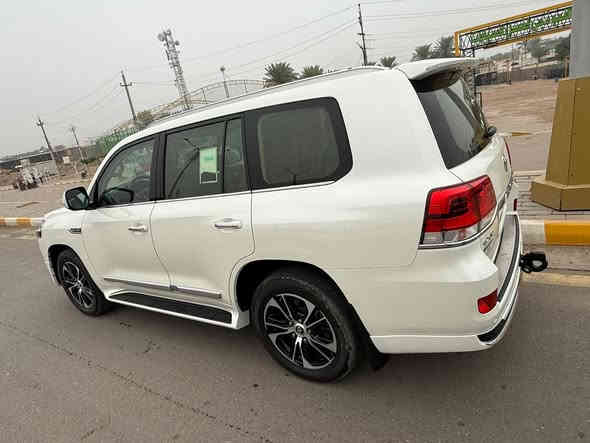 سلام عليكم لاندكروز موديل 2021 بريم 8 سلندر كفاله عامه رقم سليمانيه تحويل مباشر بسمي السياره السعر 59 الف وبي مجال لشراي السياره مال جناي متصرف عليهه  كلشي 170 ماشيه مكان السياره الرمادي ***********
