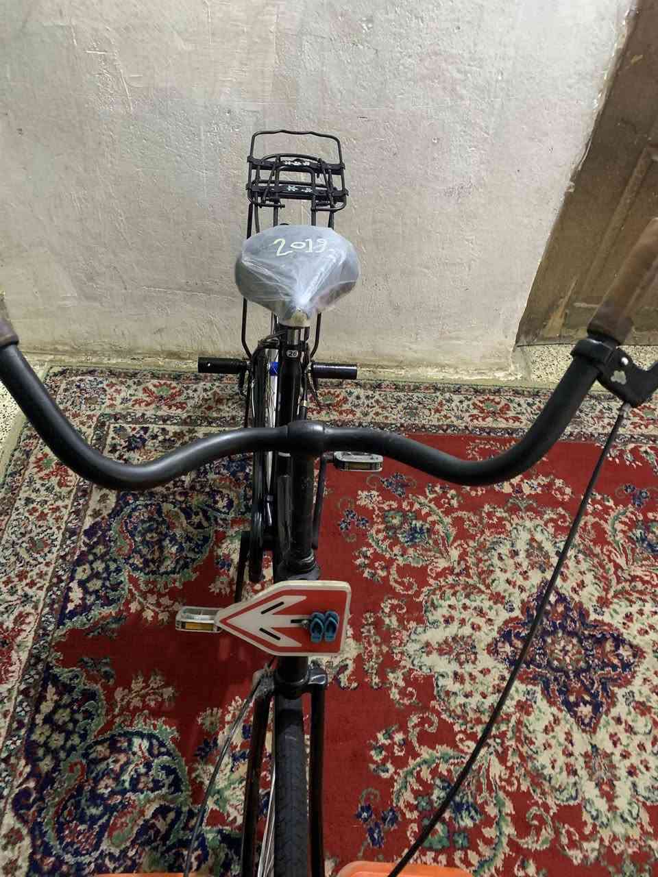 السلام عليكم بايسكل بيدي للبيع نظيف كامل مع جاملغات حجم 26 السعر 65 وبي مجال مكان بغداد الدورة حي اسيا الرقم بي واتساب ***********
