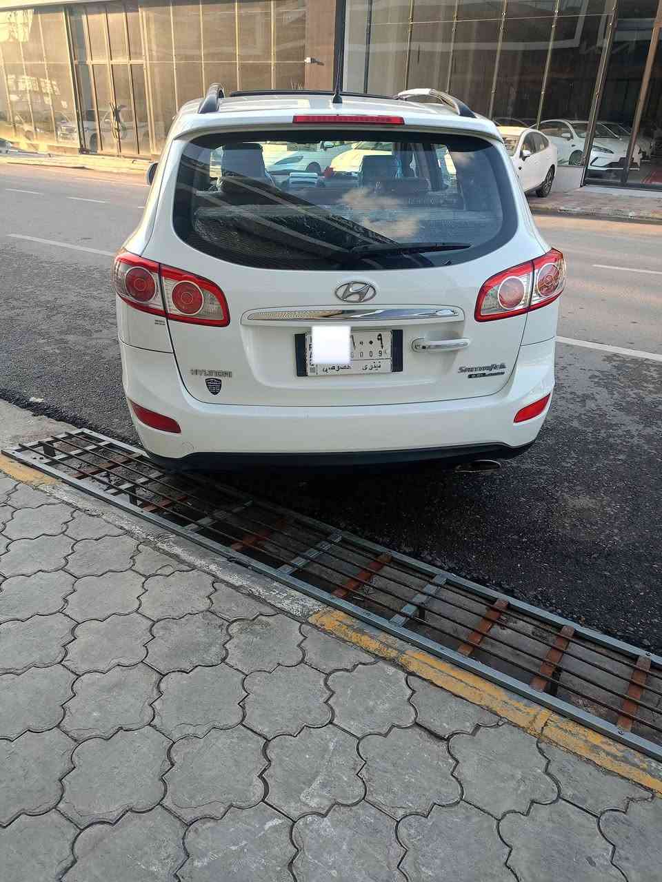 سلام عليكم اخوان سنتافي موديل 2012 رقم نينوى الماني كابون بانزين محرك 6سلندر بصمة سلايت سبعة راكب السيارة فول  مواصفات ضرر اربع قطع جهت السايق قطعتين تبديل وقطعة ونص صبغ.  سكف وتكم وبجم كلو شرط السيارة احلا من الصور جاهزة مايعوزها مصرف كلها شرط طخمها وتايراتها كلو جاهز السعر 137 الاستفسار على الرقم كورك ***********. اسيا ***********
