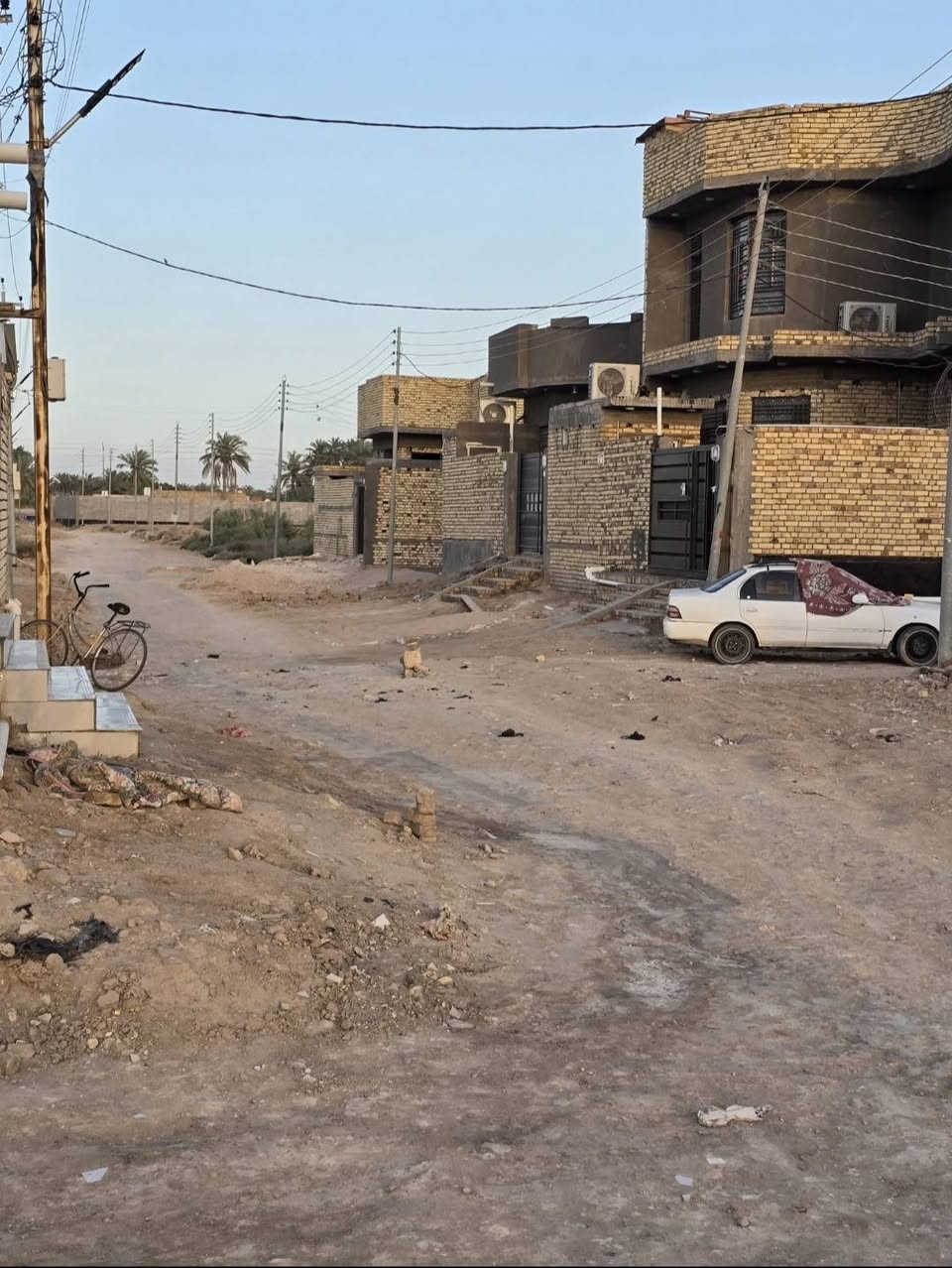 قطعه زراعي سكنيه سند ٢٥ متوفر جميع الخدمات 
خنيطله حي المهندسين على الشارع الرئيسي مساحه 200 متر للإستفسار الاتصال او وتساب 
السعر 35 وبيه مجال
*********** خالد الشريفي 
*********** مهدي عماد
