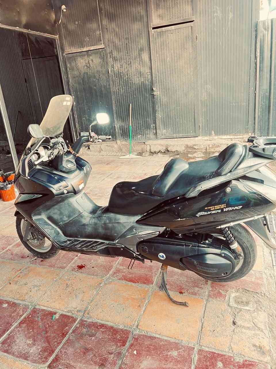 للبيع
سلفر ونج 400 مكينه مكفوله كفر بلادي 
بدون صبغ كلهه بلادي سعرهه 18 وبيهه مجال 
عنواني مدينه الصدر الورفلي ***********
