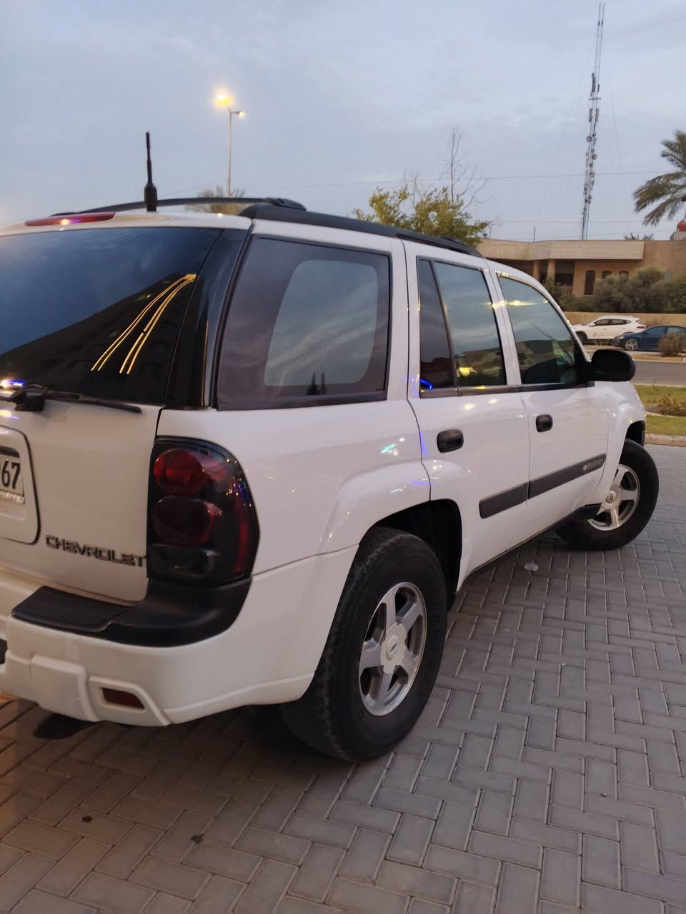 سلام عليكم للبيع بلايزر موديل 2004 بدون حادث بدون صبغ فقط صبغ ربع باب الصندوق الخلفي محرك كير جديد مكفولات تدفئه تبريد داخل بيجي كلش جديد كشنات كهرباء شاشه كامره صدر امامي خلفي جديد سياره بلاديه بدون اي نقص رقم سليمانية دولي هزه رسنويه جديد ابسمي السعر 110 العنوان بغداد ***********
