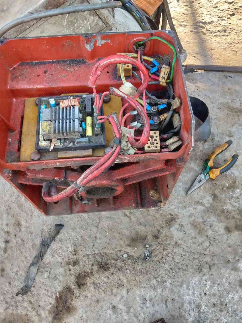 السلام عليكم.. مولده كابوتا 905 التوليد 13 كيفي ميكالتا ايطالي العنوان النجف الحي الصناعي  ..السعر 12 ورقه وبيها مجال ***********
