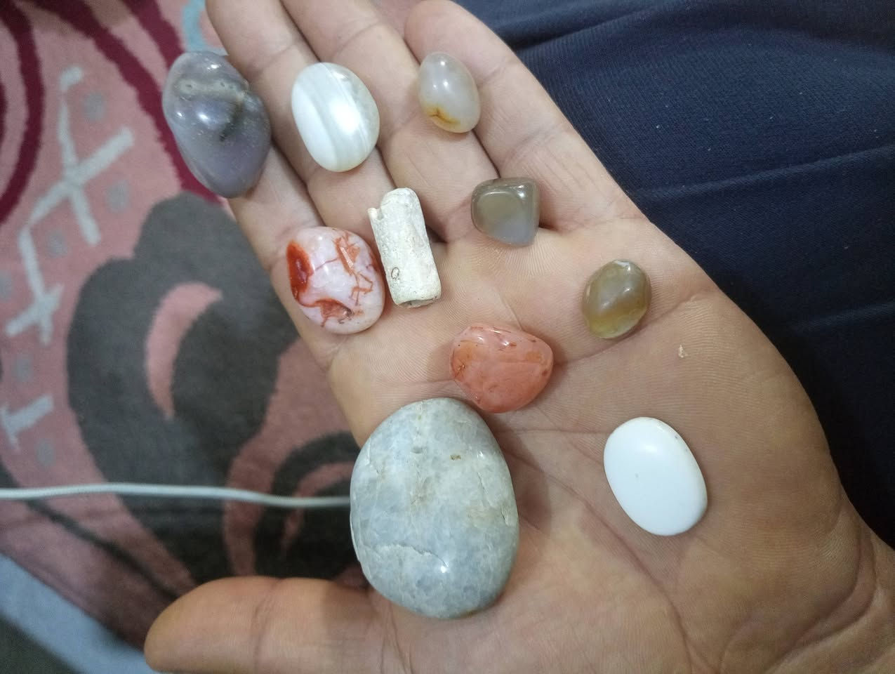 السلام عليكم اخواني هاي الأحجار من زمان عندي واريد ابيع بس الله شاهد الله شاهد ما اعرف اسعارهن ولاعملهن فارجو تقييم وابيع شلع رجاء وشكرا


**إذا كنت صاحب هذا الإعلان وتريد حذفه لأي سبب، رجاءا أرسل رسالة إلى الدعم الفني**