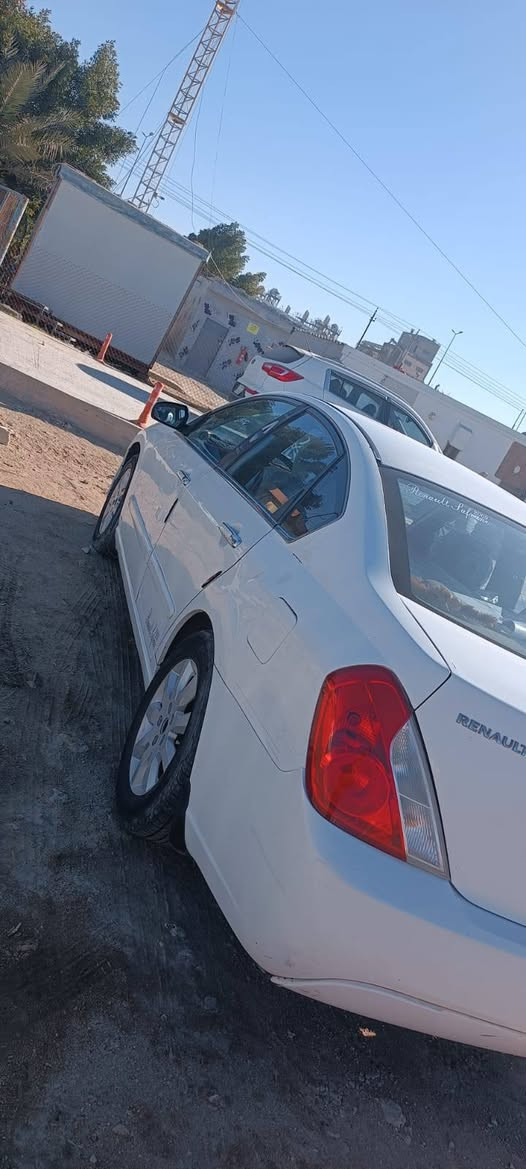 رينو سافران موديل ٢٠٠٩ مكينه ٤سلندر جاهزة للاخير كلش مكينه وكير وحداديه وتخم تاير  وتبريد رقم دولي بسمي شخصيا
تحويل بنفس اليوم هزة جديد ولوحات جديده السونار بالمنشور 
السعر ٩٣  مكاني ديوانيه مركز
للاتصال ***********
