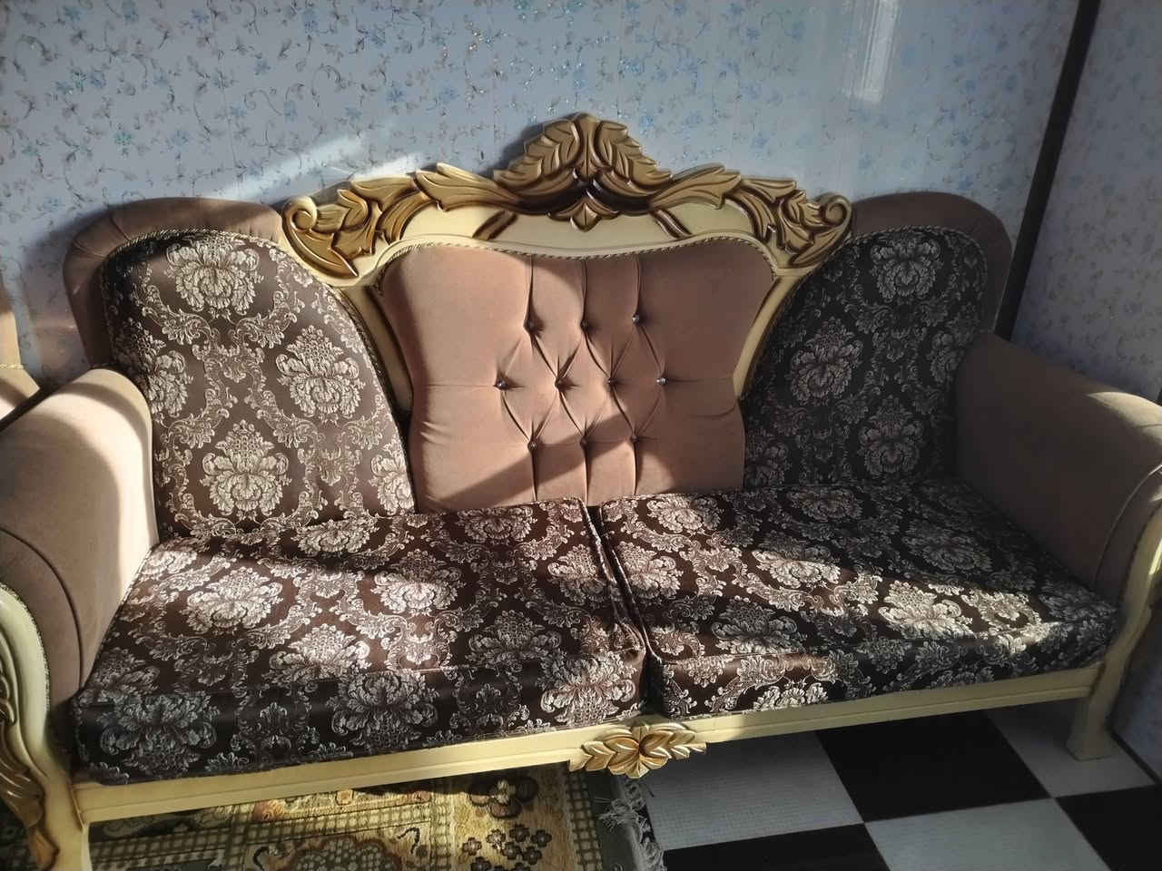 قنفات للبيع العدد ٦ قطعه نظيف حيل ولي حب يستفسر  الاتصال علي هذا الرقم  العنوان الربيضه الشارع العام((((***********
