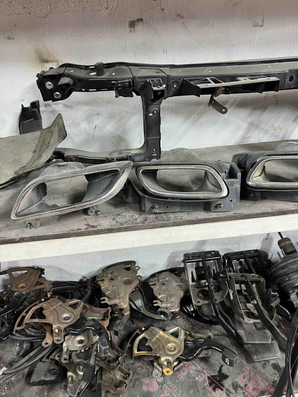 بسم الله الرحمن الرحيم 

✅ مرايا داخلية تعتيم  جارجر أوباما بدون الكفر السعر 25  الف 
✅ كيلون صندوق جارجر أوباما 35  الف 
✅ عينة كيجات جارجر أوباما السعر 50 الف 
✅ عينة  كيجات جارحر 160 السعر 75 الف
✅ سماعات جارجر أوباما زوج 20 الف
✅ سماعات جارجر أوباما الباين اصلي زوج 25 الف 
✅ كفر إطار تحكم ستيرن جارجر أوباما جالنجر معV سعر 25 الف
✅ عبوة قبغ بانزين جارجر اوباما موديل 90 الف 
✅ مساعد عبوة فيتبم  90 الف
✅ يدة قفل باب داخليه جارجر أوباما بدون خزن 10  الاف 
✅ دكمة جام باب خلفي جارجر أوباما 15 الاف 
✅ قبغ بانزين جارجر  25 الف
✅ يدة باب خارجية جارجر اوباما 25 الف
✅ ماطور جام اي جهة جارجر أوباما 25 الف
✅ فلين بين الباب الجاملغ عازل صوت زوج 25 الف
✅ إطار شاشة أوباما 25 الف
✅ إطار شاشة أوباما S السعر ٤٠ الف
✅️ ماسكات راديتر 15  الف تك
✅ دبة زراكات فارغة 35. الف
✅ دبة ماء جارجر اوباما 60 الف 
✅ قبق دبة ماء 25 الف
✅ إطار دشبول جارجر موديل  ٢٠١٥  الى ٢٠٢٣ السعر  50 الف
✅ ستيرن جارجر أوباما اعتيادي  مو تدفئة ولا صاج ولا S 30 الف فارغ   
✅ جامة اي باب جارجر أوباما 35  الف  

⭕️ سلف جارجر اوباما 50 الف
⭕️ داينمو صغيرة جارجر اوباما 50 الف
⭕️ داينمو كبيرة جارجر اوباما 75 الف
⭕️ شريط ستيرن جارجر اوباما 50 الف
⭕️ كبسولة ايرباك جارجر اوباما 120 الف
⭕️ بصمة تشغيل ثابتة مال دشبول 20  الف 
⭕️ بصمة جارجر أوباما تشغيل عن بعد 50 الف
⭕️ تحكم تبريد جارجر أوباما السعر 50  الف
⭕️ كنترول باب صدر جارجر أوباما 25 الف 
⭕️ فيشة رئيسية فيتم أصلية تفصيخ 25  الف
⭕️ منفذ داخل الفرس منفذين USB  منفذ اواكس 50 الف
⭕️ منفذ داخل الفرس  1USB  ومنفذ رام واوكس 15  الف
⭕️ دمام جنطة اصلي بيس 100. الف
⭕️ اريل 20 الف 
⭕️ بك لايتات جارجر  تفصيخ اصلي تك  125  الف
⭕️ بك لايت أوباما C تك 125  الف
⭕️ كارت باب سائق قطعة 25. الاف
⭕️ كنترول تحكم جام باب السائق  جارجر أوباما  60 الف
⭕️ تحكمات كشن تك 25 الف
⭕️ حساس رطوبة 50  الف
⭕️ حساس حراره 20  الف
⭕️ قاعدة كاميرا جارجر  اصلية 25  الف
⭕️ زراكات هيتر زوج 25  الف
⭕️ زراكات عاديه زوج 20  الف
⭕️ ماطور زراكات اصلي تفصيخ 25 الف
⭕️ يدة باب داخلية فول مواصفات خزن كشنات 30 الف
⭕️ كڤر جوة الاستيرن  15  الف
⭕️ دبلات بنيد تفصيخ زوج 20 الف
⭕️ نرمايد بنيد الزوج 60 الف
⭕️ نرمايد جنطة زوج 50 الف
⭕️ رادار  خلفي جارجر أوباما الزوج 100 الف
⭕️ كارت كشن 30 الف
⭕️ كيلون بنيد حساس 35 الف
⭕️ كيلون بنيد بدون حساس 20 الف
⭕️ مرايا جانبية عادية جارجر أوباما زوج 120 الف
⭕️ مرايا جانبية فول مواصفات واشارة اوباما السعر 300 $
⭕️ سماعات الباين بيضويه أبواب ودشبول خلفي الزوج 25 الف
⭕️ تويترات الباين أبواب خلفيه ودشبول امامي زوج 25 الف 
⭕️ امبليفاير الباين اصلي 50 الف
⭕️ كاميرا جارجر أوباما خلفية اصلية تفصيخ 50 الف
⭕️ ريش مراوح تفصيخ تك 20 الف
⭕️ كيلون باب جارجر أوباما 40 الف 
⭕️ لبة باب كاملة   60  الف
⭕️ يدة باب سائق خارجية جارجر بصمه 25  الف
⭕️ راس باتري بارد تفصيخ 15  الف
⭕️ مطريات ترايش ابواب تك 25  الف
⭕️ يدة اشاير وماسحات عادية   50  الف  فول 75  الف
⭕️ تحكمات ستيرن جارجر  125 الف
⭕️ هورنات بلاد تفصيخ زوج  25  الف
⭕️ فيوزات وكتفات تفصيخ
⭕️ حساسات خلفيه مع الضفيرة  120 الف

⚙️ مشط ستيرن كهربائي جارجر اوباما 450 $
⚙️ ثلاجة محرك ٣٦٠٠   25  الف
⚙️ نوزلات مع ثلاجة نوزلات تفصيخ اصلي 100 الف
⚙️ جوينات هيمي و عاديه مع تقاسيم
⚙️ جويتر هيمي
⚙️ شوته 3600 جارجر اوباما مع خرطوم 100 الف
⚙️ فلنجات امامي جارجر مثقب ترهم GT و RT و SXT فور ويل و بوليسي  السعر 80 الف
⚙️ فلنجات خلفي جارجر مثقب ترهم GT و RT و SXT  وفور ويل و بوليسي السعر 80 الف
⚙️ فجوج امامي خلفي السعر 60 الف
⚙️ طبلة امامية الزوج 100 الف
⚙️ فريم ممة خلفية 40 الف
⚙️ فريم ممة امامية 200 الف
‏⚙️ ABS + عمبار بريك 

🔴 قبغ جنطة جارجر اوباما فارغ 80 الف دينار
🔵 بطانة قبغ جنطة جارجر 30  الف 
🔵 كاعية جنطه  50  الف
🔵 بطانة بنيد بدون فتحه  50  الف
🔵 حاصرات هواء راديتر جانبية زوج  50 الف
🔵 حلوك صالنصة اوباما نيكل 100 الف
🔵 بواري تبريد
🔵 بواري كير 
🔵 بواري بريك ABS
‏🔵 ABS + عمبار بريك 
 .
.
اتصال 📲 وواتساب ***********  
في حال مشغول اترك رساله واتساب أو مراسلة الصفحة وسيتم الرد عليك لاحقًا 

📍 العنوان 
بغداد / كسرة وعطش / الفرع الثاني خلف مطعم الزهراء
