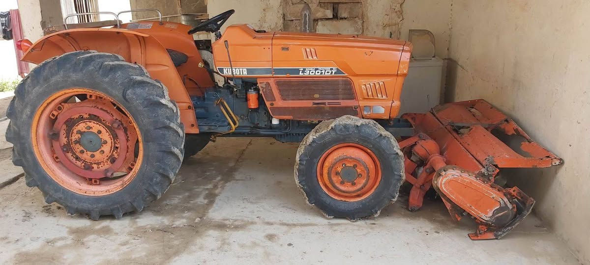 كابوته ياباني
لا تبخير ولا تنقيص 
محرك 4
تايرات  نص عمر 
المعدات الي وراها 
رفاسه + فيدان+ خرماشه+ ديجر 
العنوان صلاح الدين قضاء بلد ناحية يثرب 
رقم الهاتف ***********
 السعر 11 مليون وبيها مجال
