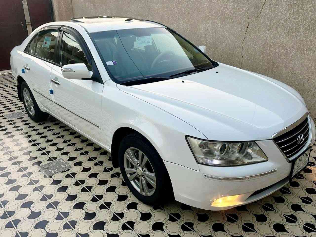 السلام عليكم للبيع سوناتا
2010/خليجي
 رقم بغداد بسمي شرط التحويل..
 فول مواصفات. فتحه سقف. تحكم ستيرن. داخل صاج. اربعه دسك. حساس خلفي. محرك 2400 /بلادي🌹
بيها مكانين صبغ. 
تبريد ثلج. تخم تاير جديد. 
السعر 123 ومجال بسيط. 
للاستفسار ***********/
مكان السيارة صلاح الدين بلد.
