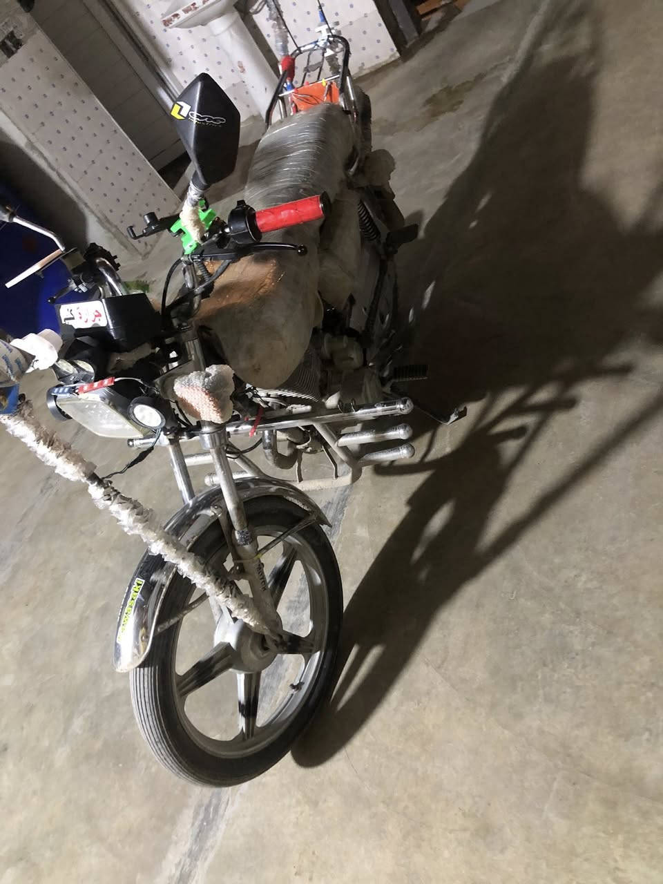 السلام عليكم دراجه البيع كهربائيات كلهة شغاله السعر 350قفل او مراوس بدراجه نامه حسب القناعه. *********** متواجد واستاب
