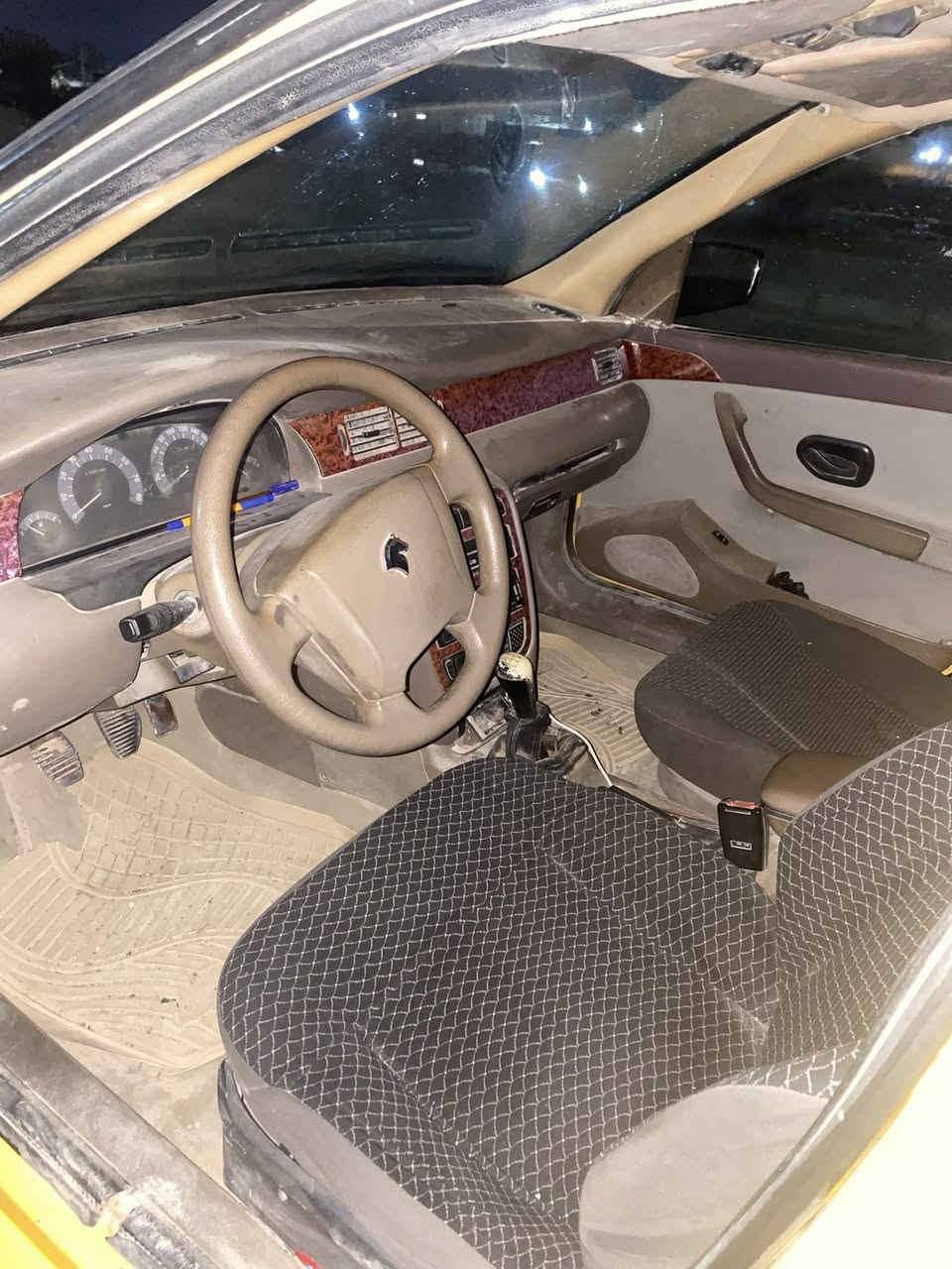 السلام عليكم ورحمه الله وبركاته سمند ناطق موديل 11رقم بغداد سنويه 29 مصفره غرامات وهيئه كير محرك كفاله كهربائيات كله شغاله تبريد شغال مابيه اي نقص السعر ٣٠ وبيها مجال العنوان واسط الكوت رقم الهاتف ***********
