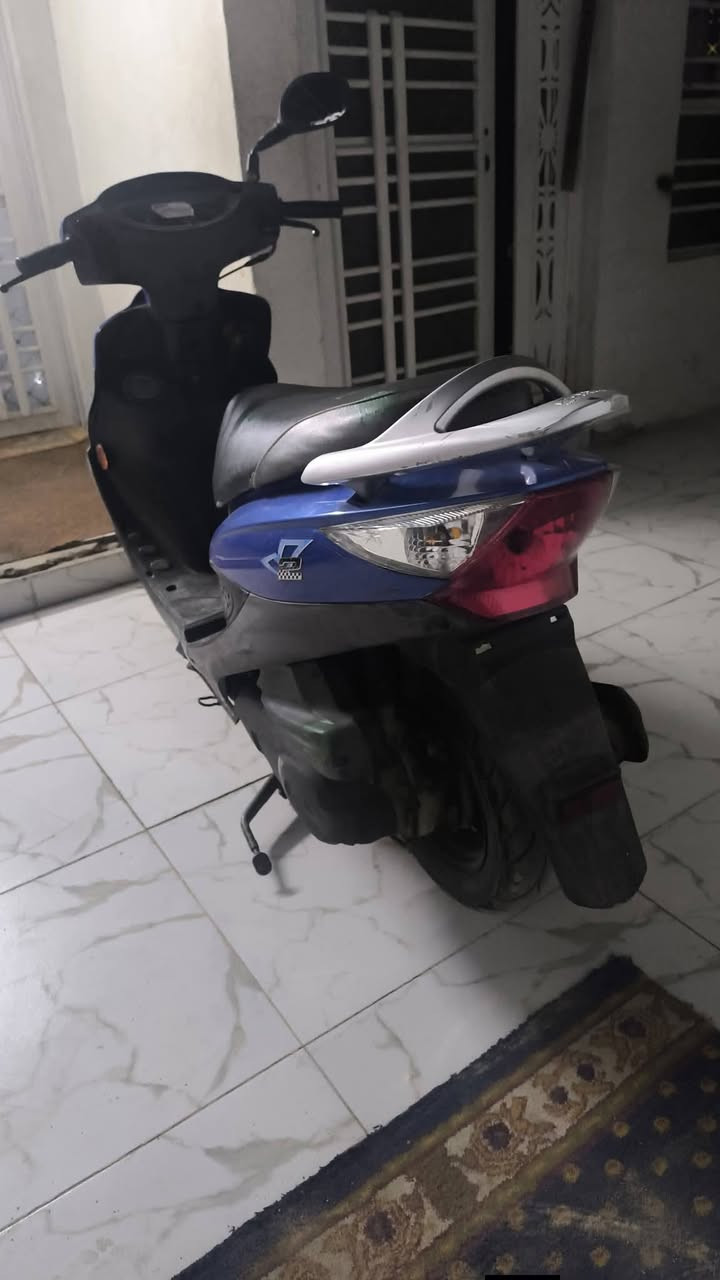 السلام عليكم  كامكو في تو موديل 2015نوزل دراجة جديده طالعه بشهر 12 جاهزه من كلشي لون ازرق بلاد كله بلاديه  السعر 850وبيها مجال للشراي المكان نجف شارع المطار الجديد للاتصال 
*********** او مراسلة خاص رجاء الميعرف شيء عن الدراجة النوزل ونضام الفي تو لايكسر بحلال العالم
