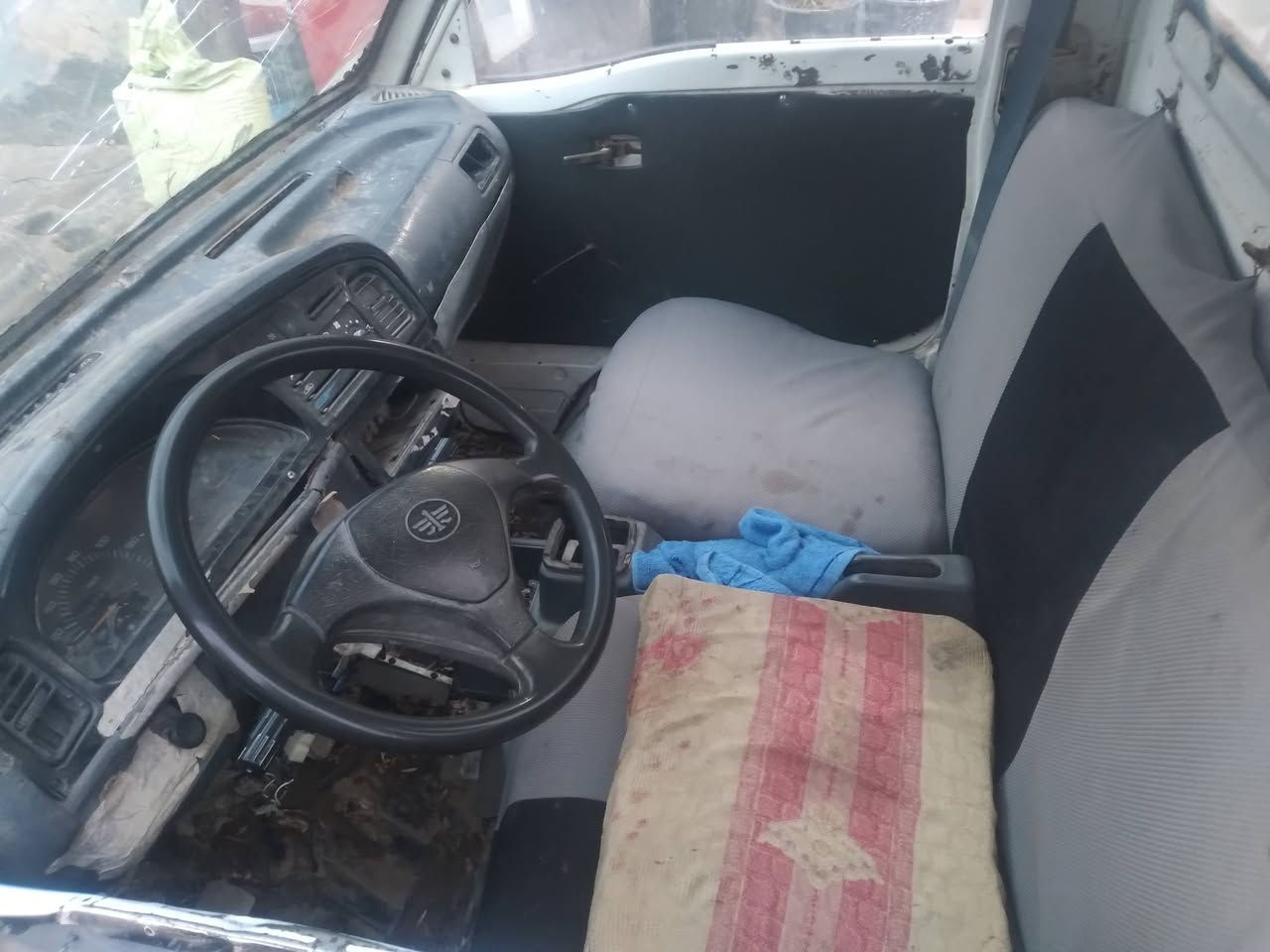 سيارة فاو للبيع نظيفة حيل شغالة فول السعر ٩ورقات ***********
