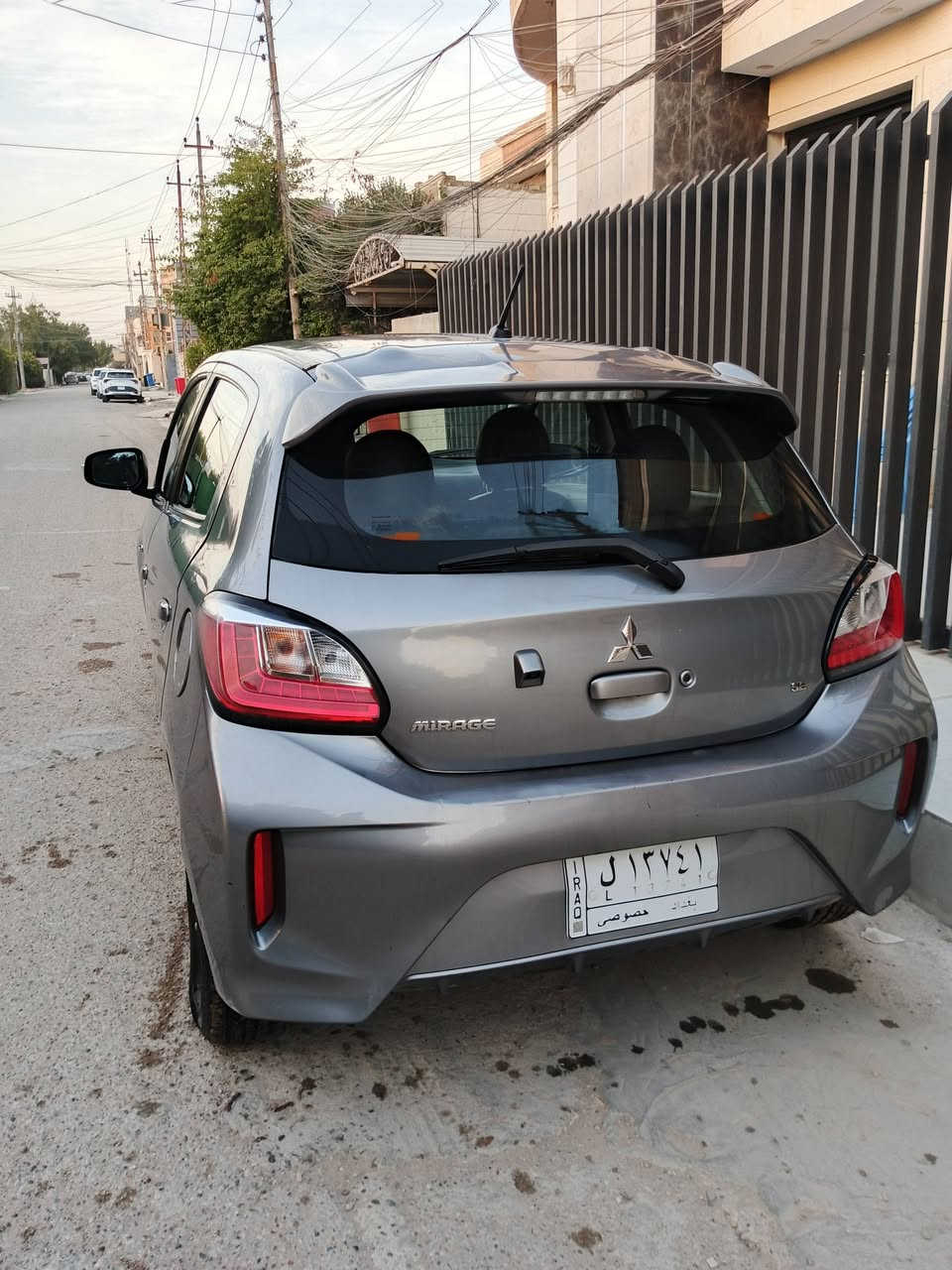 السلام عليكم 
 ميراج للبيع او مراوس 
موديل 2021
 فول مواصفات عدا الفتحة SE أعلى فئة
بصمة 
تبريد لمس 
تدفئة كراسي
كشنات جلد ومخمل
 نظام أيكو وسبورت
بصمة ابواب + بصمة جنطة 
تحكمات ستيرن + وضعيات قيادة
محرك 3 1200سلندر اقتصادية 
ماشية 23 الف مايل 
صبغها 3 قطع  
السعر 78 وبيها مجال 
رقم الهاتف
***********
