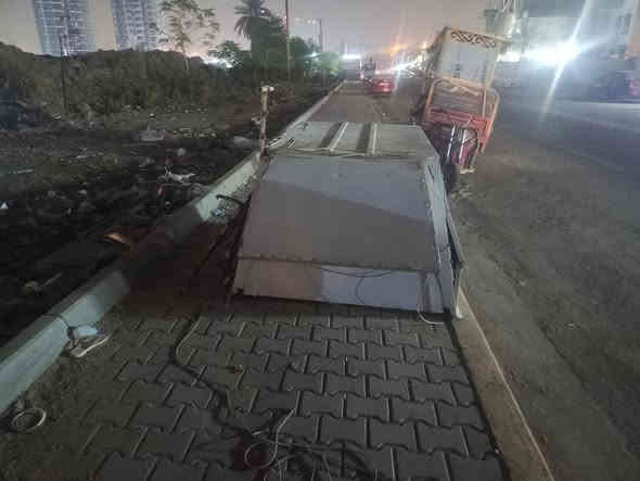 السلام عليكم 
للبيع بدي سايبه ويرهم على بيجو او على اي سياره بيكم صغيره معمر جديد جاهز من كلشي حته براغيه موجوده مأسس كهرباء وضعيته مرتبه 
سعره 8 ورقات وبي مجال حك الجيه 
***********
