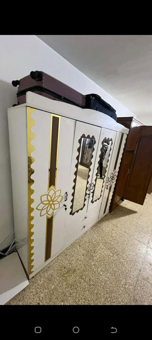 للبيع كنتور تركي إستعمال 5 اشهر فقط 
نظيفه مابي ايي ضرر 
ماخذينه 470 
نهايته ب200 مكان ديوانيه حي زيتون.


**إذا كنت صاحب هذا الإعلان وتريد حذفه لأي سبب، رجاءا أرسل رسالة إلى الدعم الفني**