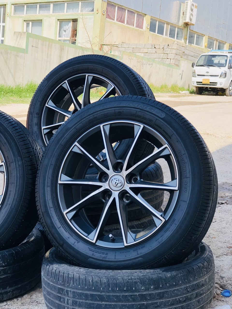 ئه م تايه ويله مان هه يه  بوو فروش يان گورينه وه ماشاءالله شتيكى زور جوان و بى عه يبه ماشاءالله لوك لوكه قياسى ١٦يه سپورته 
به يارمه تى ئادمينى دل ❤️🥰
***********
***********
