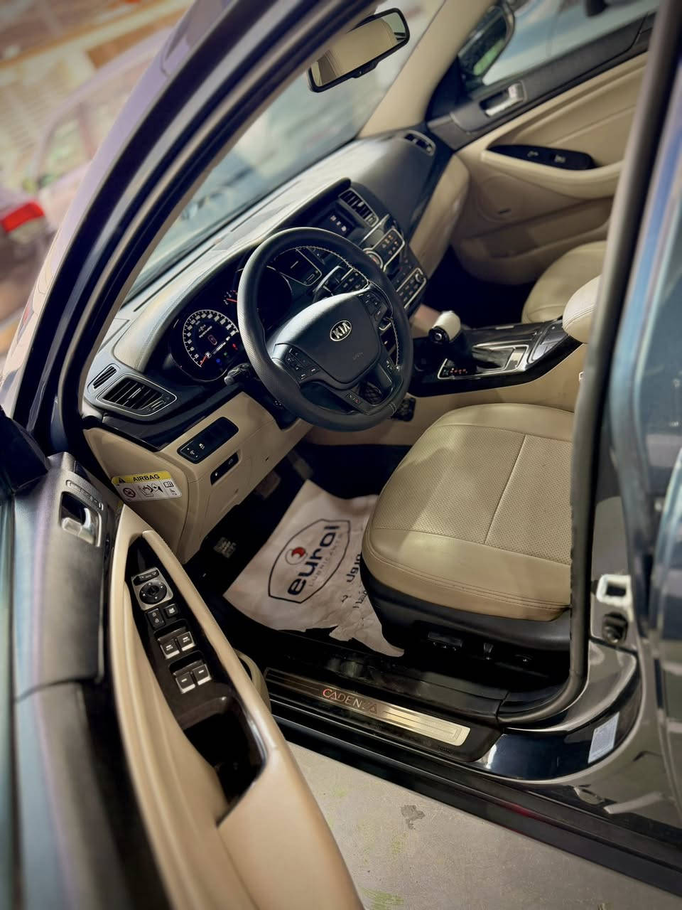 للبيع كادنزا 2015 VIP خليجي
صبغ بنيد وجاملغ  اثر  جراد  بدون حادث 
وموجوده الصور قبل ما اصبغهم 

السيارة جاهزة من كلشي بدون اي نقص 
حته تخم تاير جديد 

المواصفات Vip

-تشغيل بصمة مع بصمة ابواب الامامية 

-بانوراما  

-كاميرا وحساسات خلفية

-بردة خلفية 

تحكمات خلفيه تبريد + مسجل 

-تبريد قطعتين منظومة تبريد جديدة ( كمبريسر + راديتر + فريز )

-كشنات كهربائية تدفئة + تبريد + خزن كشن السائق  

-لايت فول  ( زرع عدسات + زنون اصلي )

-اوتو هولد + سايد بريك بصمة   

وباقي مواصفات الكادينزا

 

العنوان/ بغداد 

***********
***********
