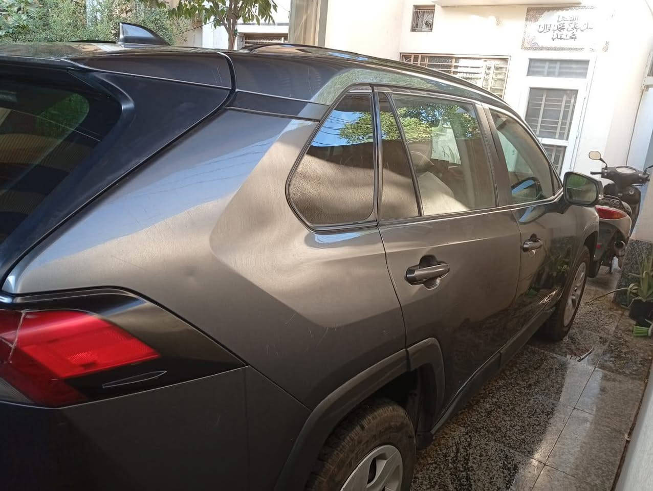 كربلاء المقدسة 
🚗 للبيع: تويوتا راف فور 2019
💰 السعر: 155 (قابل للتفاوض للجادين فقط)
📌 المواصفات:
محرك شرط وفحص كامل ماشية 40ميل 
استخدام شخصي والسيارة مرتبة
 الملاحظات بكل وضوح:
بيها 4 قطع صبغ
حادث واضح كما موضح بالصور (ما مخفي أي شي)
📍 كربلاء المقدسة حي الموظفين 
📞 الهاتف ***********
🔥 ملاحظة: السعر مناسب جداً مقابل الموديل، واللي يدور سيارة نظيفة بسعر أقل من السوق هاي فرصته
