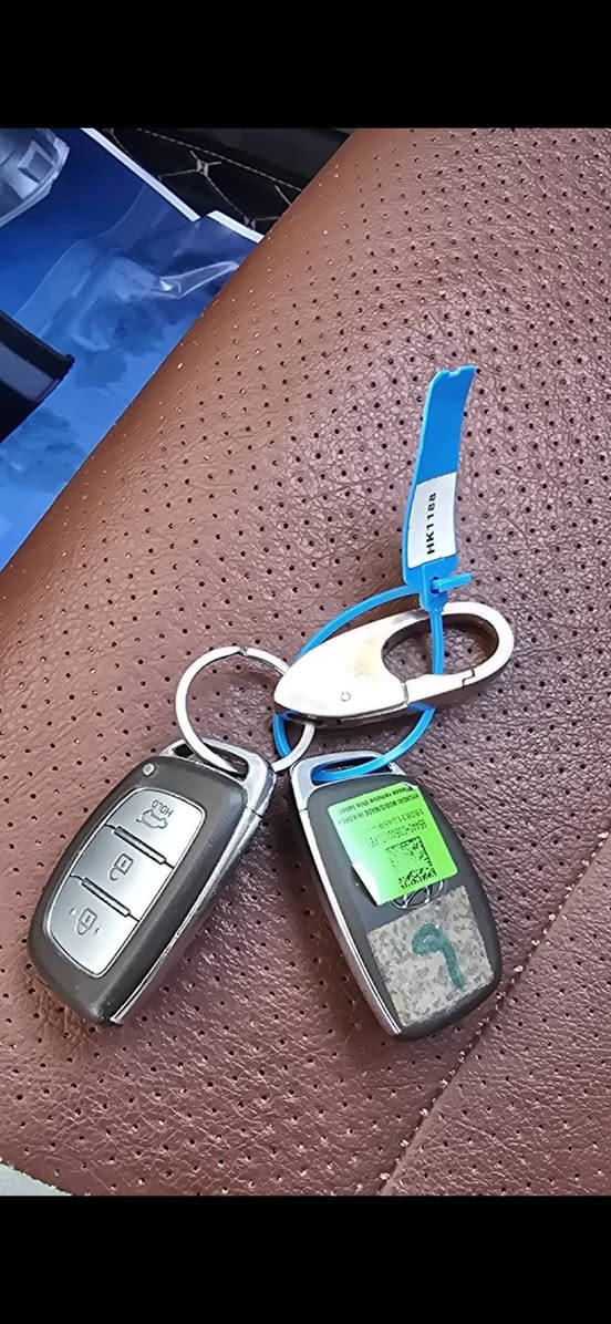 للبيع توسان خليجي موديل 2019
رقم بغداد بسمي كفالة عامة شبر بل بنيد فقط 
          مكاني بغداد ماشية 100 سيارة جديدة امانت الله 
           بل عافية علا ياخذهة السعر 194 ***********///***********
