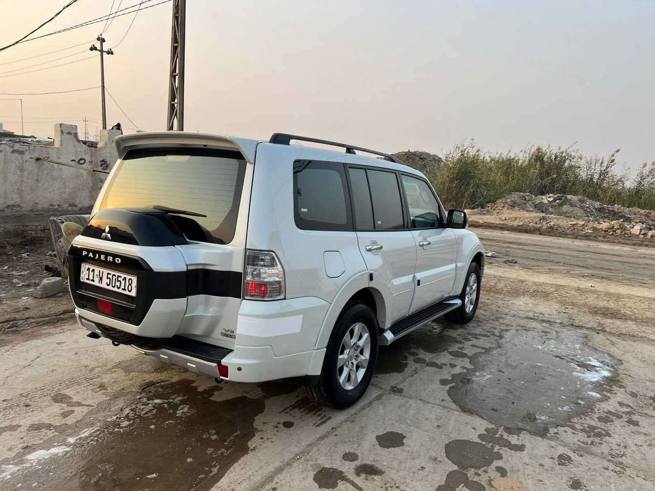 السلام عليكم
»للبيع باجيرو 2017 خليجي 
»حبتور العلامه الذهبيه
»رقم بغداد انكليزي
»السياره كفاله عامه من جميع »النواحي
شاشه دمام
»على. وضع الشركه
»ماشيه 79 الف حقيقي
»معالج طستها±مروحه اضافيه
»تخم تاير جديد
»منضومه زنون اصليه
»مكينه 3500
للاستفسار ***********
