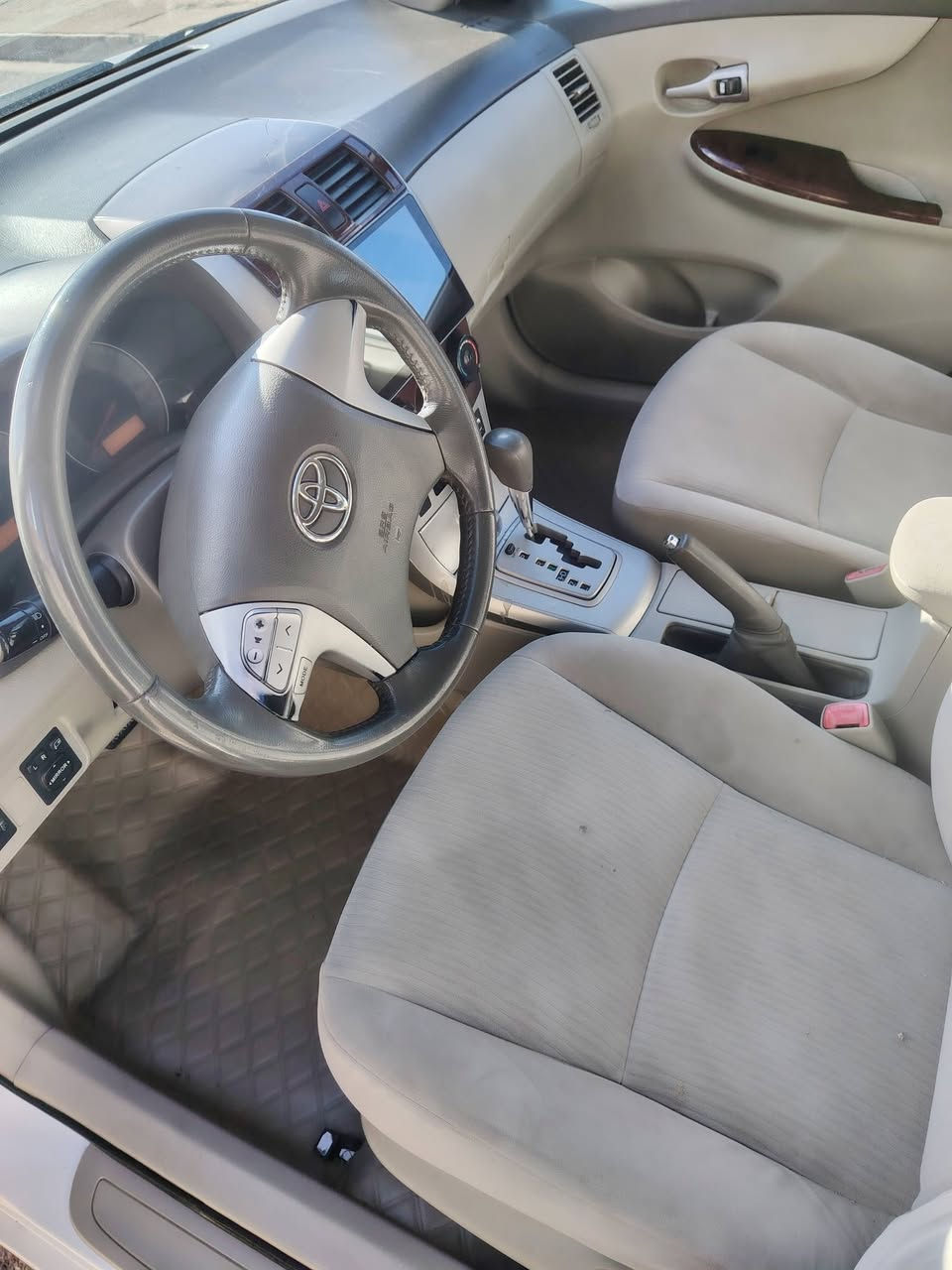 السلام عليكم
كورلا ٢٠٠٨ رقم نينوى دولي بأسمي بيها جاملغ جهة السائق الأمامي تعديل بارد فقط بدون قطرة صبغ المحرك بيه تبخير والباقي مكفول السيارة جاهزة ونظيفة السعر ١٢٢ للتواصل *********** او ***********
