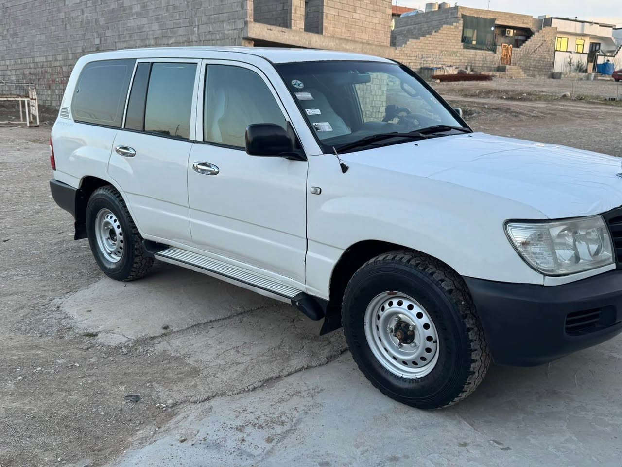 مۆنیکا ٢٠٠٤ بۆ فرۆشتن  گۆرینەوە ناکەم
سەیارەکە ساخە ساخ
موس و براوەی بەشەرت
گێر و مەکینەو ئەگسل ی بەشەرت زۆر خاوێنە
کەفیلی ماڵی مەدەنی ئەکەم 
سەیارەکە تا بڵێت تازە و جوان ماوەتەوە 
مەشتەریت تێل بکە لە خزمەەدام
***********
*********** السليمانية, العراق
