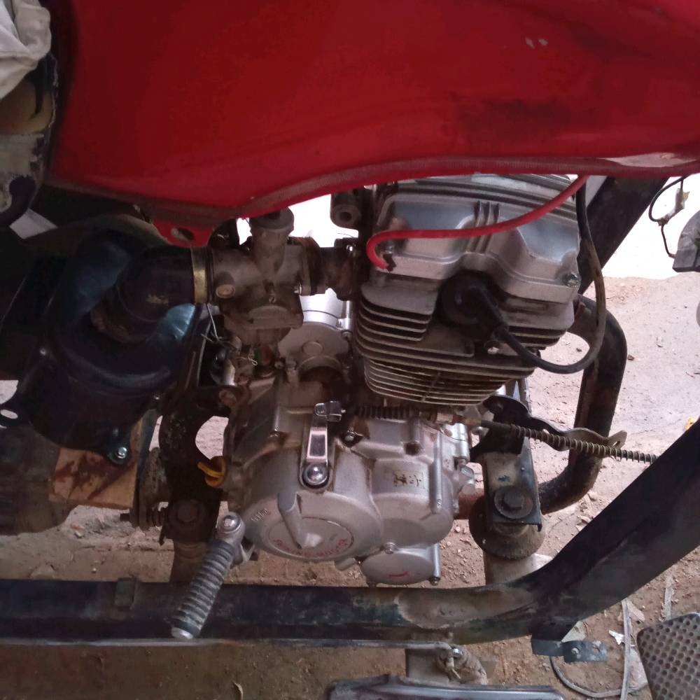 ستوته دايوان.. كامله مكمله موديل2014اوراق بيها...محركها2023جديد.. اشتغل بيها بلمخضر تفيدك اذا ردت تفتح بيها مخضر وتفتر.. ناقصها بس كلوبات خلفيه اسبير خلفي احتياطي 2تاير امامي جديد رقم الواتساب  ***********