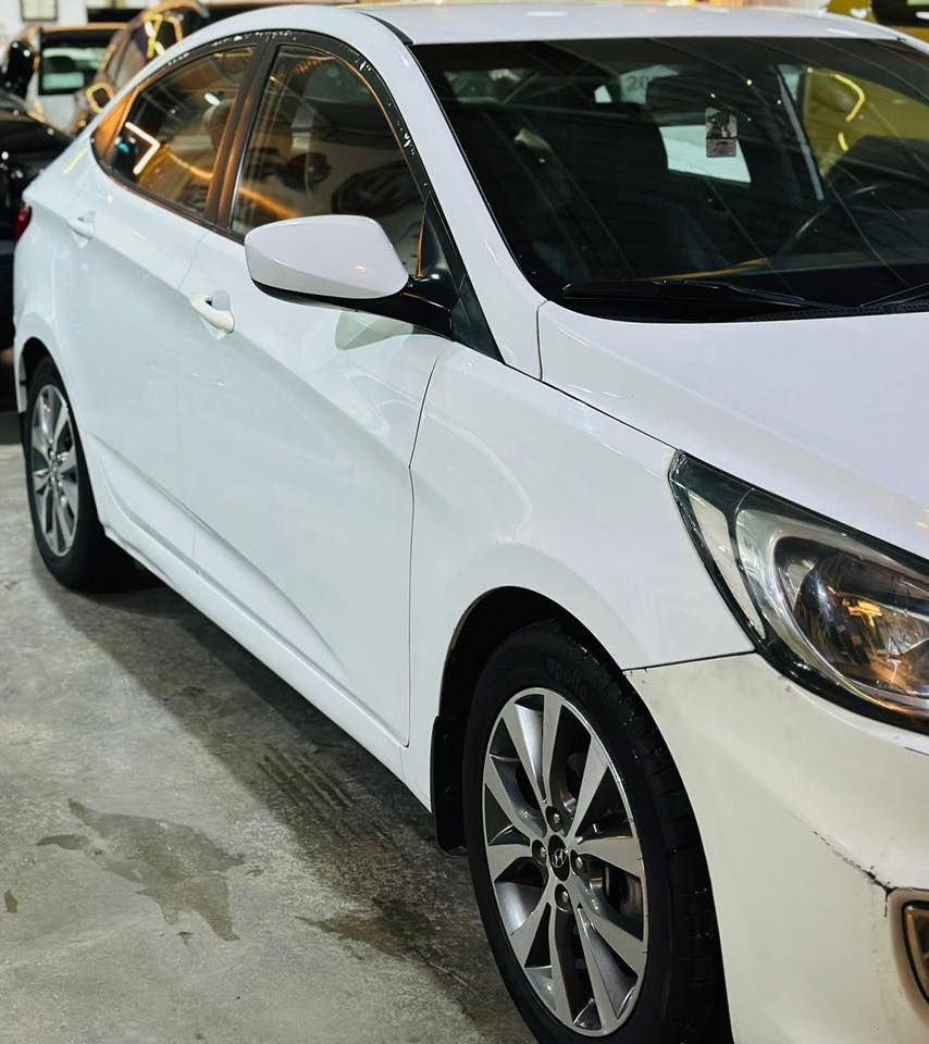 السلام عليكم
اكسنت 2016 ابيض وارد امريكي محرك 1600 تحكمات استيرن كروس سرعة بلوتوث اوكس خمس تجاوي ويل كب بلادي ماشيه114 الف  صور الحادث مرفقة وبيها طخه بدايه البنيد من فوك موضحه ومعدله بارد وبيها مكان فوك اللايت واكع الصبغ ومصلح وطخه موضحه بالباب اللي خلف السائق موضحه والسيارة بدون صبغ  السعر 9500$للاستفسار الاتصال ***********
