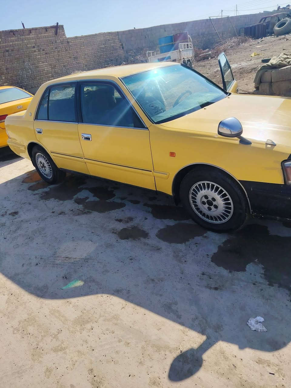 راس الثور تكم  مكفوله من العيب الشرعي رقم  بصره سنويه ساقطه كير جديد مكينه 3000vvtt
السعر 60 وبيها مجال قليل
***********
