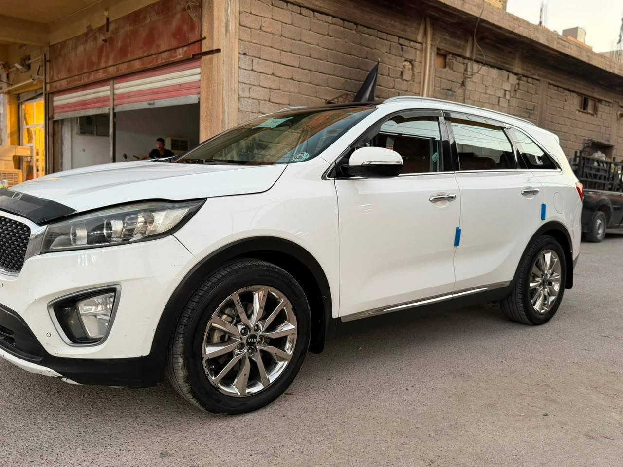 للبيع سورينتو موديل 2015 شكل 2018 رقم بغداد انكليزي بسمي سيارة فول مواصفات واحد على واحد بصمة وبصمة ابواب 6 سلندر 7 راكب ثلاث خانات تبريد بانوراما كشن كهرباء كشنات جلد لون قرميد ثلاث وضعيات قيادة اشارة بالمري مري شفط تحكم ستيرن جهتين شاشة كامرة حساسات أمامية خلفية بيهة صبغ شبر ونص بالجنطة يم البك لايت السعر 185 مكان السيارة بعقوبة للاستفسار الاتصال ***********
