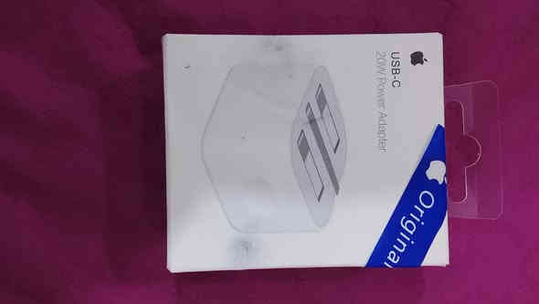 السلام عليكم 
راس شحنه مال ايفون مثل ماواضح بالفيديو ي تشتغل كلشي مابي استعمال شهرين فقط سبب البيع بعت ايفون ضلت عندي ماخذه 30 أريده ابيع 20الف 
سماعات ايفون مامفتوحه اصليات اريدهن 10الف بي مجال 
البصره -المعقل ***********
