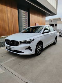 جيلي ايمجراند • ٢٠٢٥ • ٩٠٠٠ كم