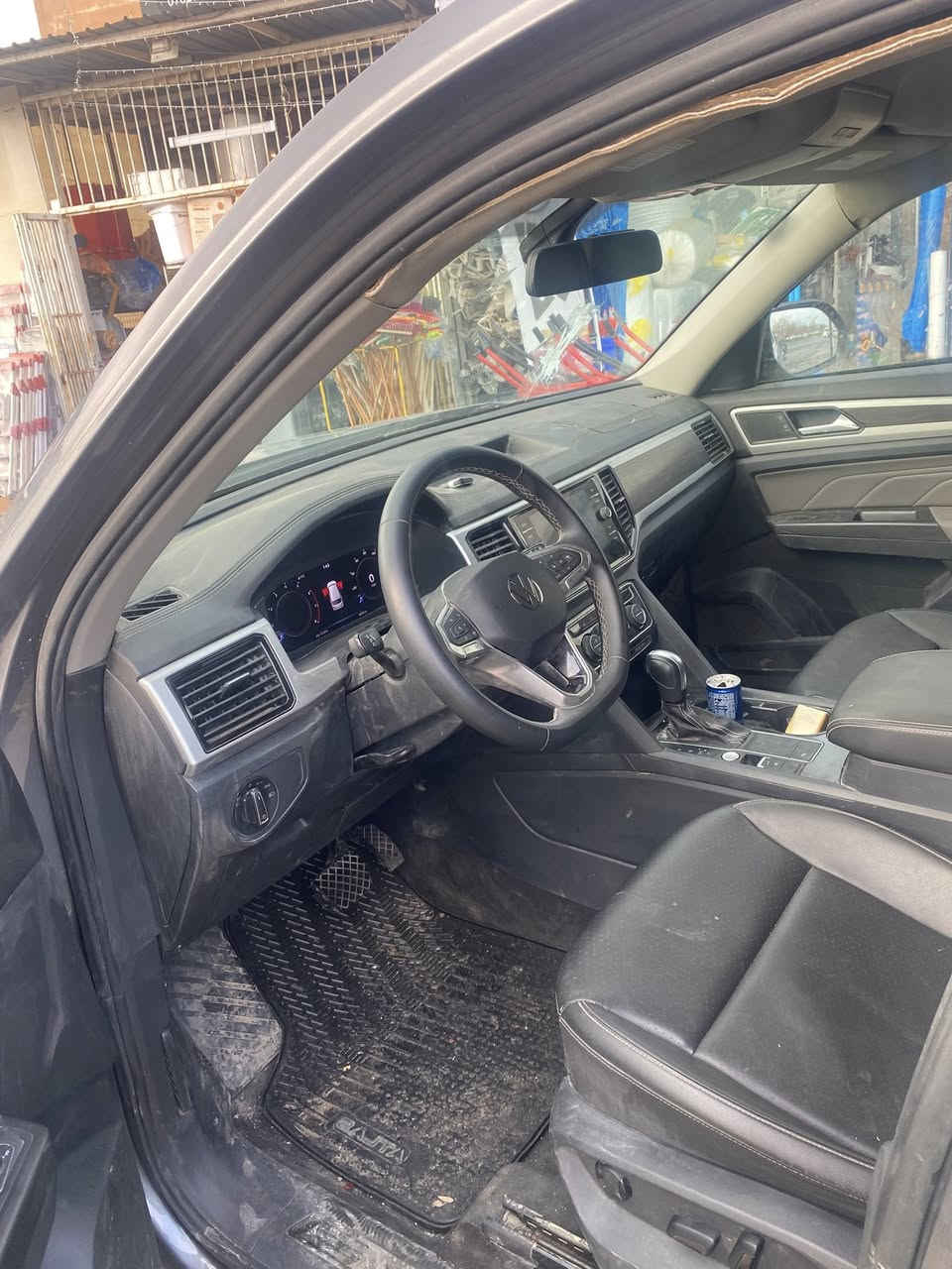 للبيع موديل2023 7 راكب  بدون رقم سيارة بدون رقم سعر160ورقة للاسفسار ***********
