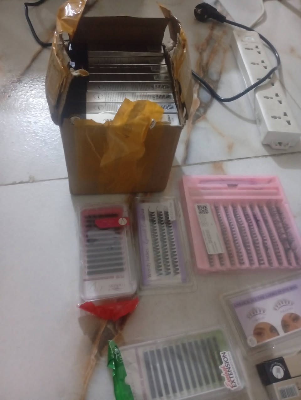 غراض امزون جبتهم وأخذت كم سلعه للبيت ليريدهن كلهن 
ابيهن رخيص بنص السعر المبيض والعصارات والكريمات والرموش عدد خير من الله بيهم حاجات طبيه


**إذا كنت صاحب هذا الإعلان وتريد حذفه لأي سبب، رجاءا أرسل رسالة إلى الدعم الفني**