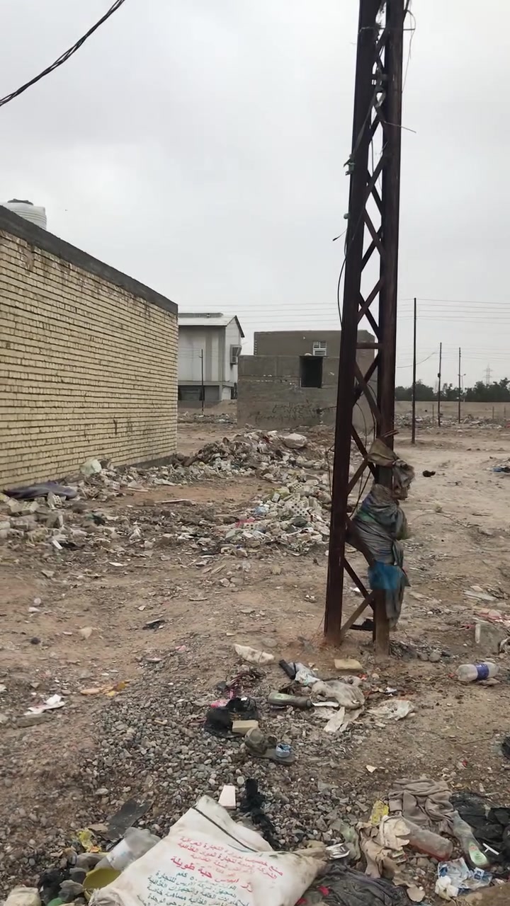 سلام عليكم قطعه ارض للبيع واجهيه 6ونزال 16ونص عنوان حي الرحمه خلف ملعب حي الرحمه وقبل المكبس بثلاث فروع منطقه بيها مي ومجاري وكهرباء 
السعر 15
***********
