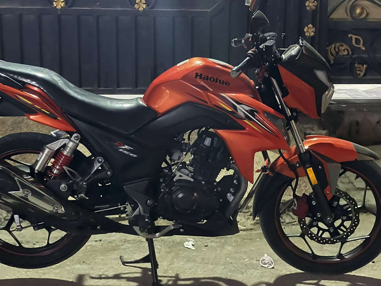 سلام عليكم دراجه البيع موديل ٢٠٢٠مسجله وكامله الواحات نكليزي تحويل ثاني يوم دراجه مكفوله من ضربه أو كلبه حيل حيل جديده دراجه مكانه رمادي التالميم سعره ١٦وبيه مجال بسيط ***********
