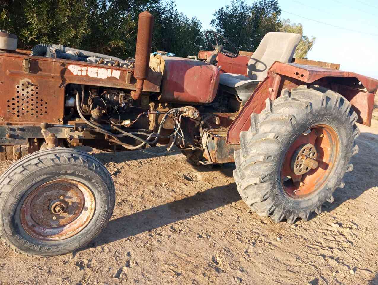 مكينه عنتر للبيع مكينه جاهزه من كلشي تخم تأير جديد مكينه نكره سلف مكفوله كفاله عامه معه عربانه نضيفه كلش  معه خرماشه   فقط سنويه بدون تحويل مكان بابل جبلة الاتصال على الرقم ***********
