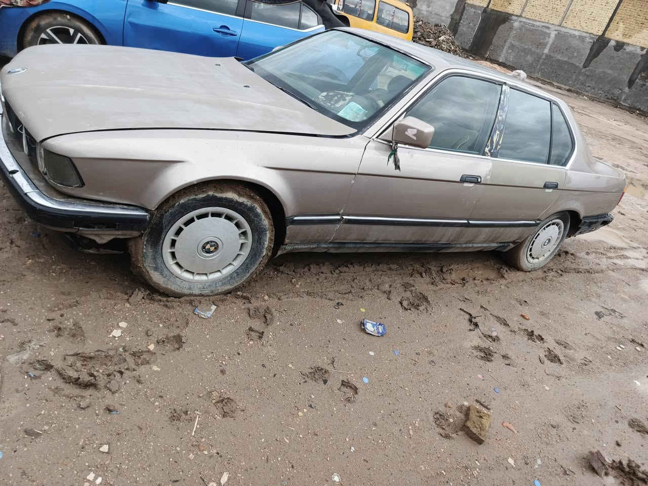 سلام عليكم بي إم 730 للبيع مكينه بلاديه كير عادي خير من الله حداديه كهرباياته شقاله تايرات كفاله لا ضربه ولا صبغ بس بيه جراد تحويل شوكت ماتريد بس بيه مشكلة تفاصيل أكثر الاتصال برقم ***********
