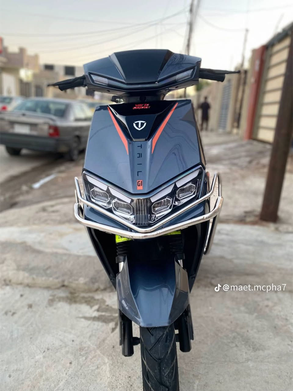 مطور شحن لل بيع النوع تيسلا المطور نضيف بس الماشه بيها عواج /  البطاريات كلو يقره 11/العنوان موصل الايسر حي النور /  السعر مليون و75 بيها مجال /الرقم/***********
