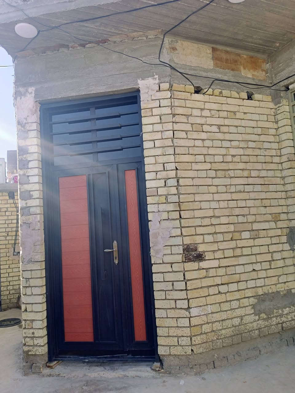 سلام عليكم بيت البيع خط أول مساحته 234 تقاطع خلف حي صناعي قرب هيبر ابو علي ستفسار  ***********
