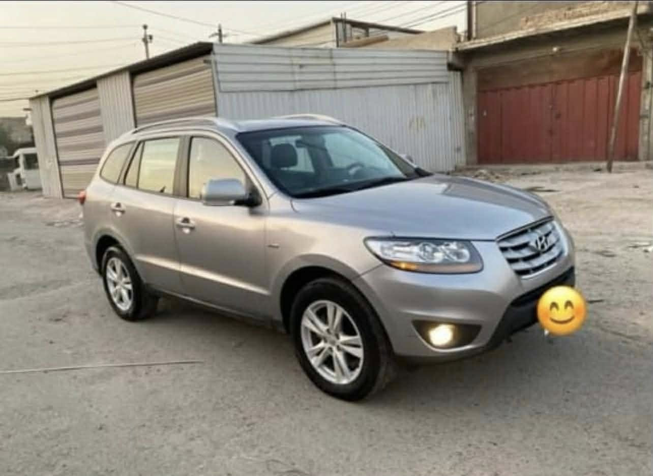 سلام عليكم سياره سنتافيه الون سلفر موديل ٢٠١١ ادوات سياره (كاز )نظيفه وجديده من حداديه من دواخل كله جديد السياره فول ما عده بصمه وفتحه مرقمه أربيل مع السنويه  ومطابق مع الشاصي .مكانها بغداد 
السعر (٤٥ ) وبيها مجال
***********
