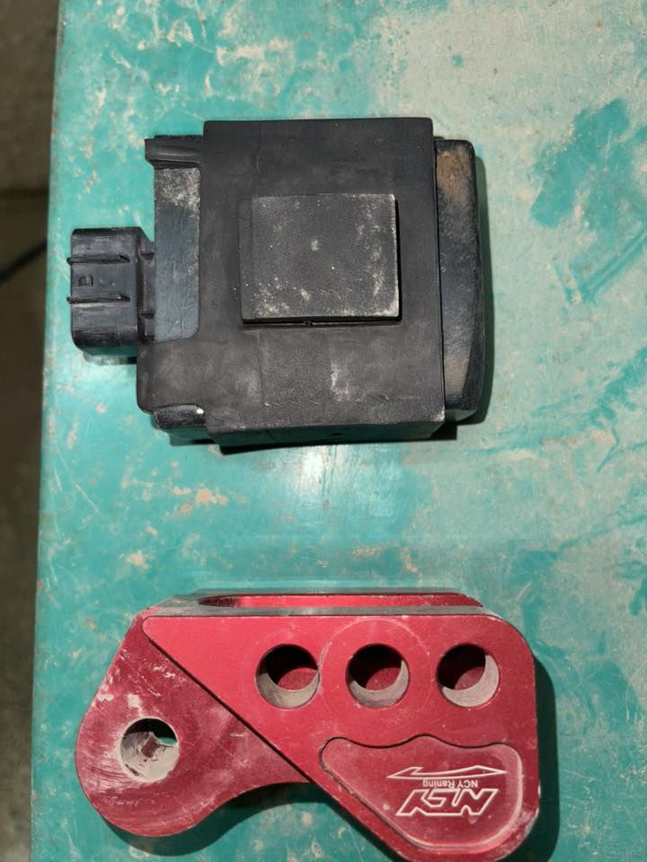 للبيع عقل مع تطواله ماكس عدله ثنينهم سعرهم ٤٠ قفل للعلم بس العقل حالياً ب ٣٠ مال تفصيخ يشتغل على ضربه نار قصيره


**إذا كنت صاحب هذا الإعلان وتريد حذفه لأي سبب، رجاءا أرسل رسالة إلى الدعم الفني**